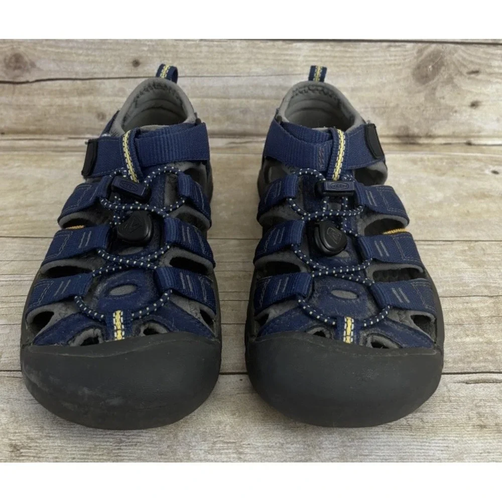 Keen Newport H2 Sandal youth Size 2 Blue  Navy Outdoors Hiking Adjustable Strap